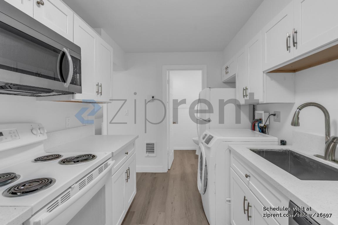 Building Photo - 12211 SE 59th St