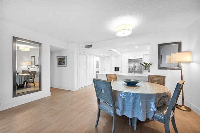 Building Photo - 3900 Galt Ocean Dr