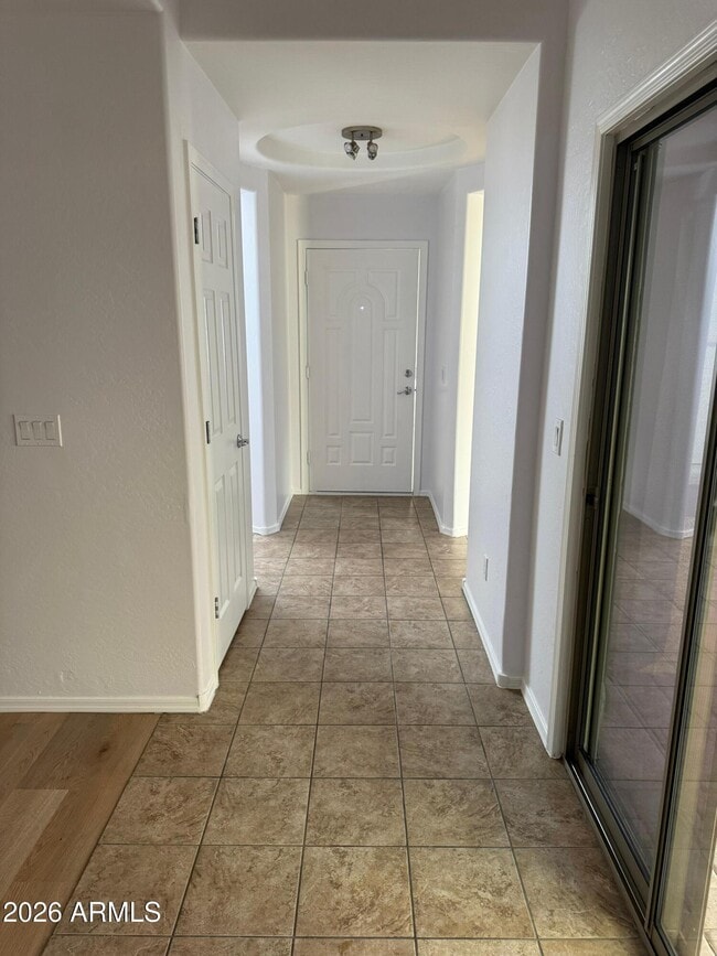 Building Photo - 4752 E Laurel Ave