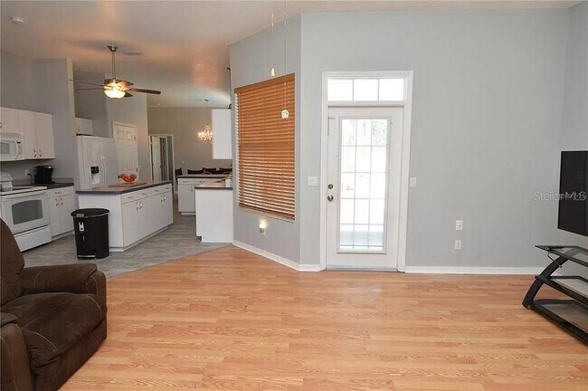 Building Photo - 3212 Tina Marie Dr