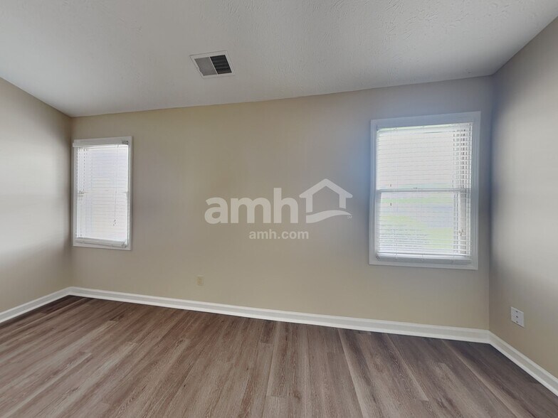 Building Photo - 4741 Common View Cir