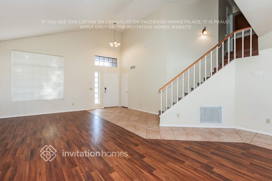 Building Photo - 1538 E Hearne Way