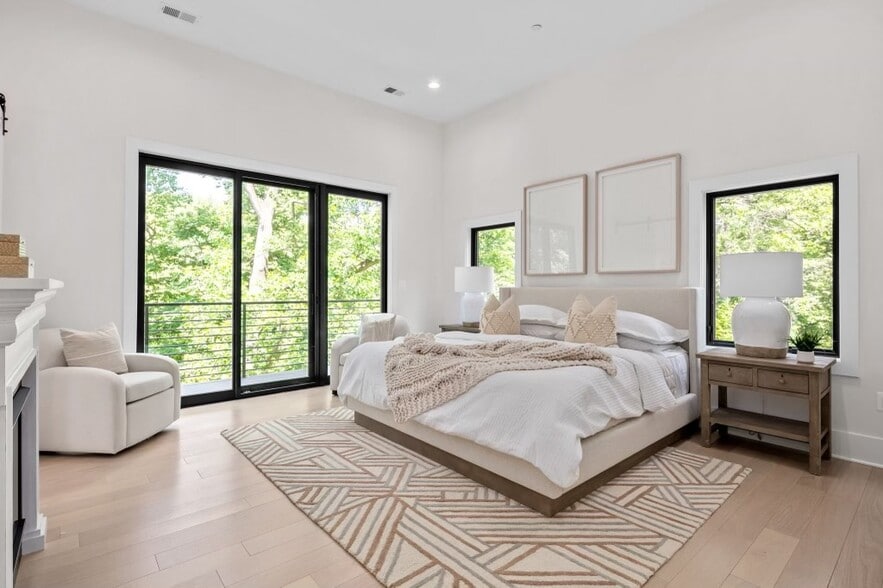 Building Photo - 10620 Parkwood Dr