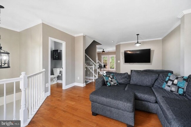 Building Photo - 25203 Dunvegan Square