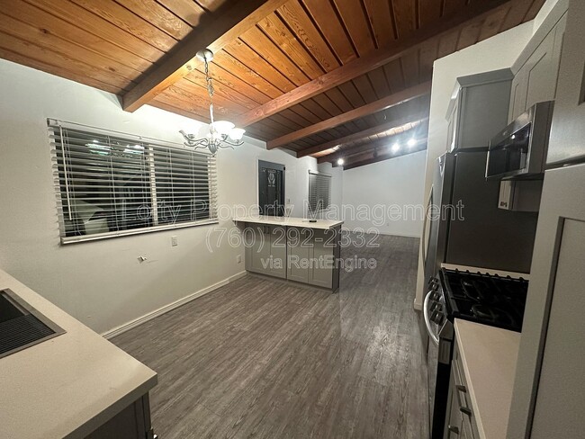 Building Photo - 355 Broadway