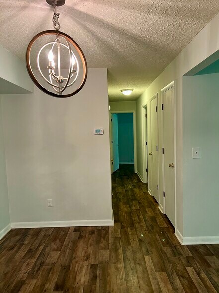 Dining room with hallway to bedrooms - 117 Turtle Creek Rd