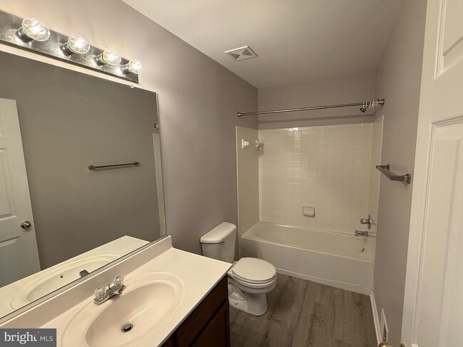 Building Photo - 8645 Willow Leaf Ln