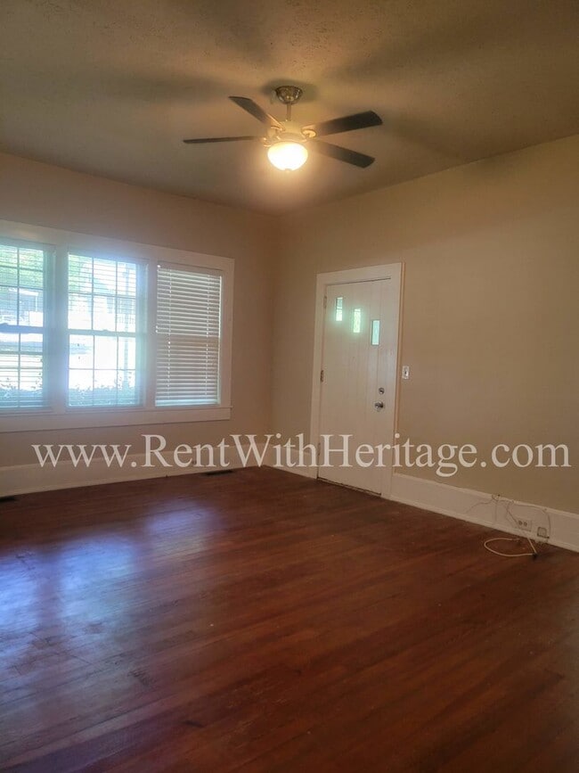 Building Photo - ENJOY THE PRESTIGE OF THIS CHARMING HOME I...