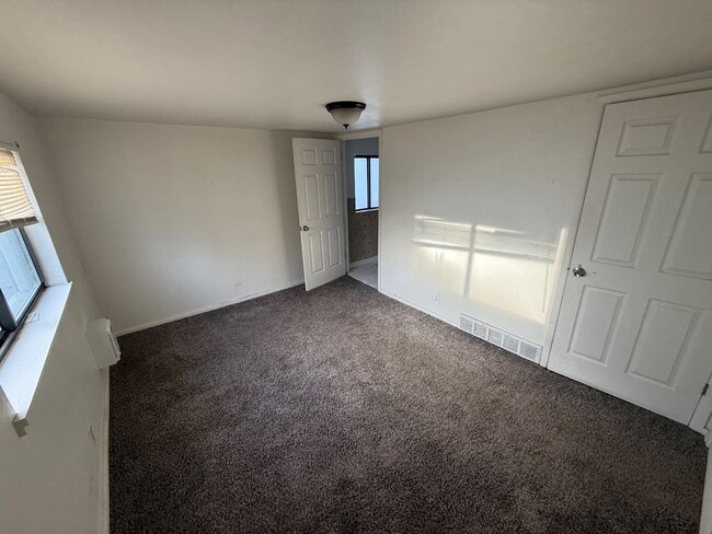 Building Photo - 1245/1247  S 5th Ave - 1247