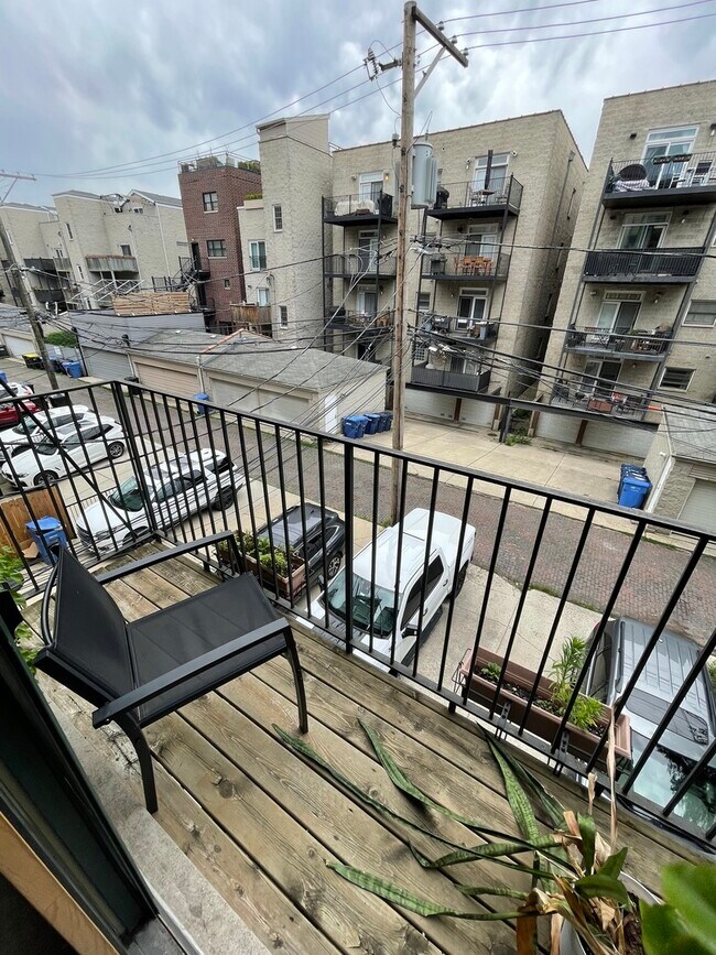 Building Photo - 1528 N Hudson Ave