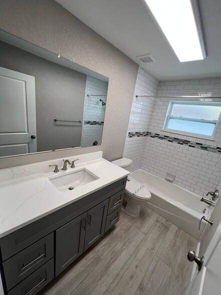 Building Photo - 1 Bed/1 Bath - Unit 7
