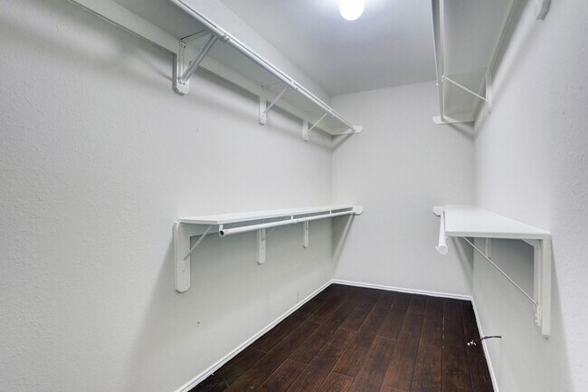 Building Photo - 3806 Flatwood Dr