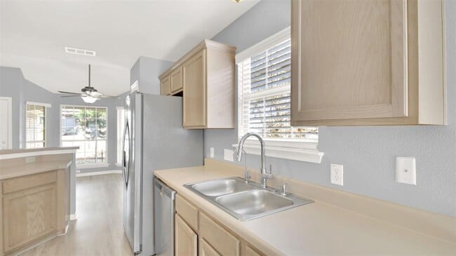 Building Photo - 4911 Edenbourgh Ln