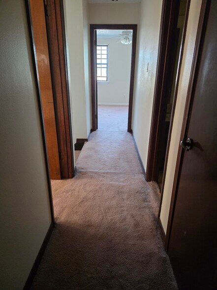 Building Photo - 4213 Paradis Ln