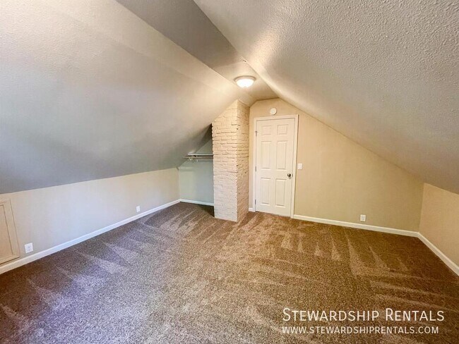 Building Photo - 2334 Augusta St