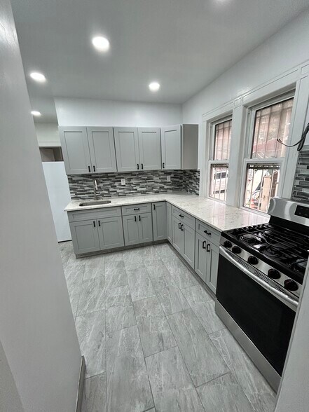 Kitchen - 607 E 17th St