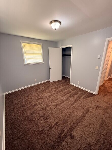 Building Photo - 3306 Stockdale Ln