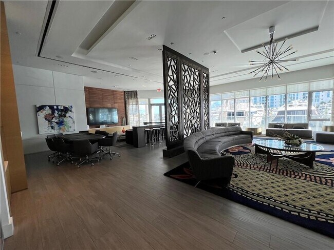 Building Photo - 17301 Biscayne Blvd