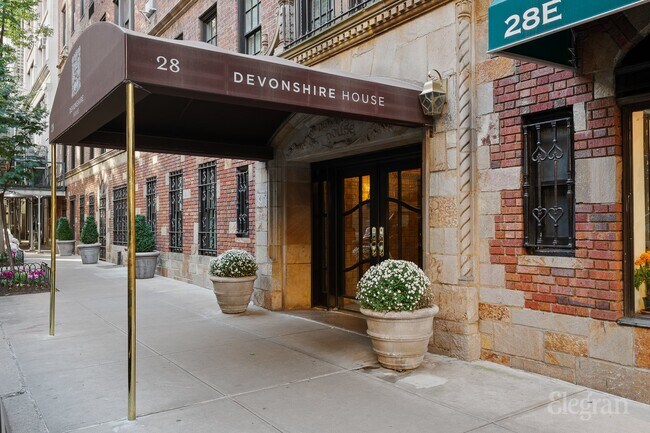 Building Photo - 28 E 10th St