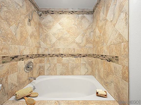 Building Photo - 620 State St