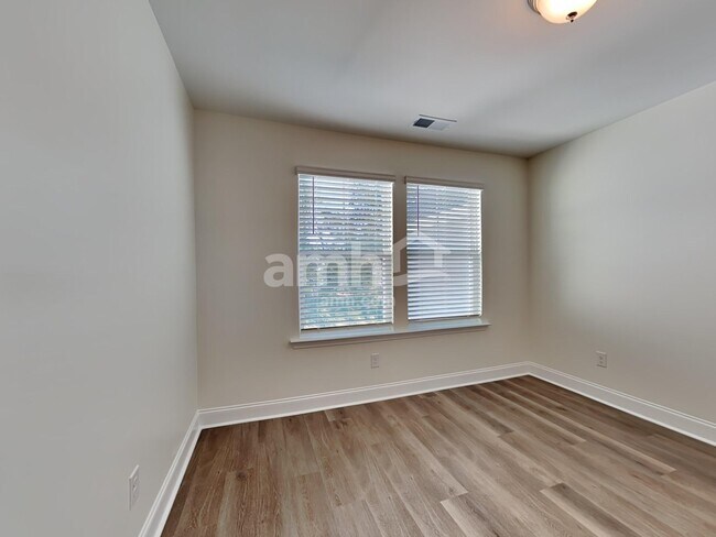 Building Photo - 1617 Lamplighter Ln