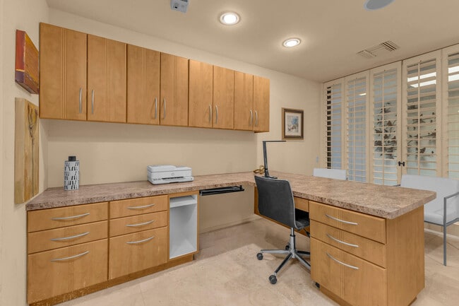 Building Photo - 24 Columbia Dr