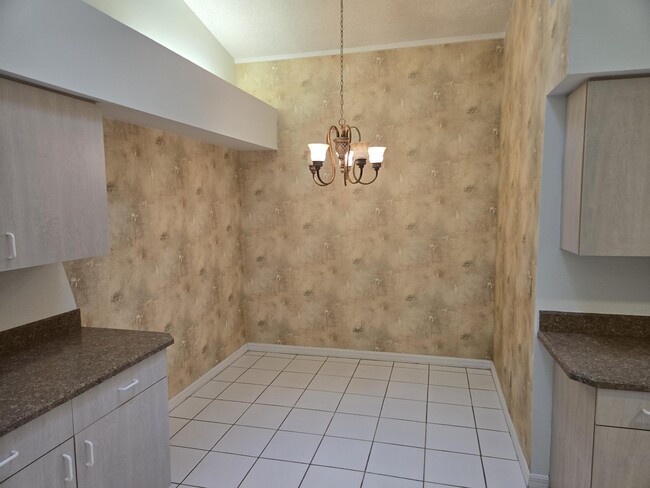 Building Photo - 4234 SE Home Way