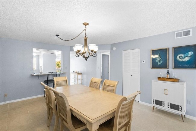 Building Photo - 719 Pinellas Bayway S