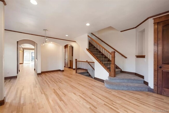 Building Photo - 5 bedroom home 3 blocks from Wash Park!