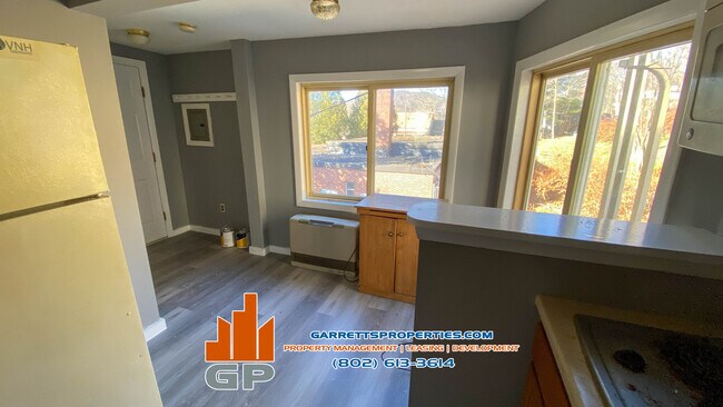 Building Photo - 144 Main St