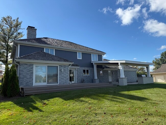 Building Photo - 551 83rd St