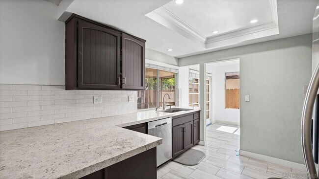 Building Photo - 1695 Kenora Dr