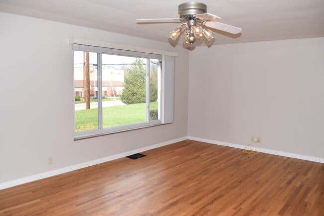 Building Photo - 6989 Salem Rd