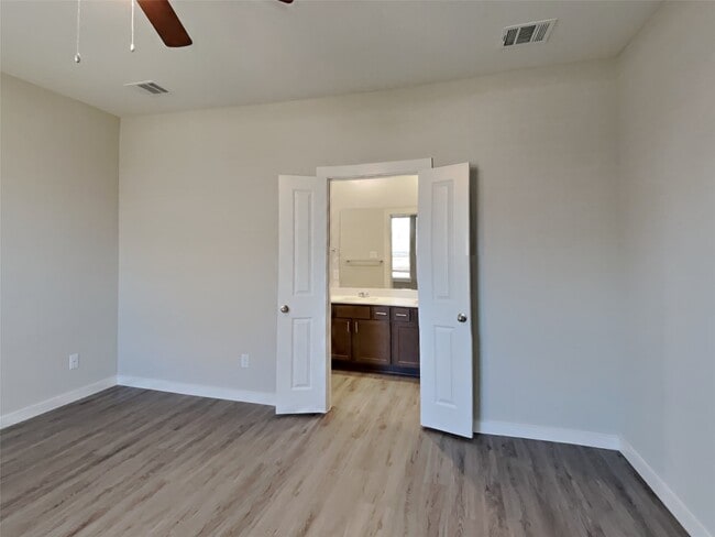 Building Photo - 2411 Foster Hl Rd