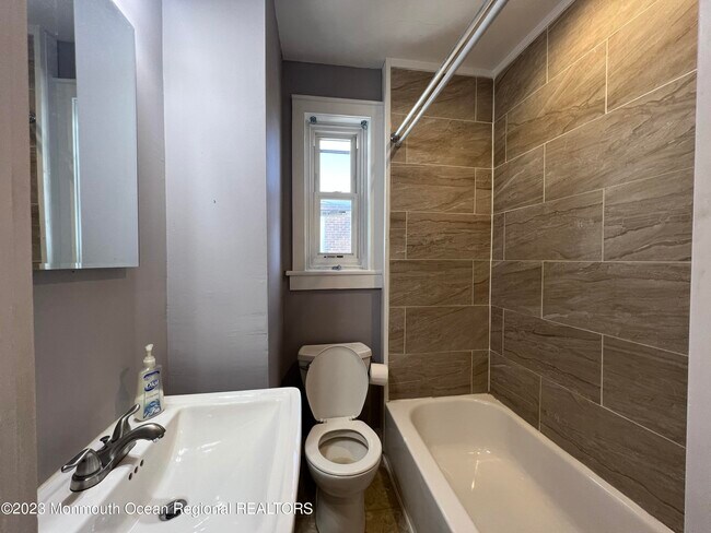 Building Photo - 39 Railroad Ave