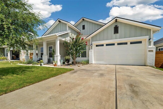 Building Photo - 8204 Orizzonte St