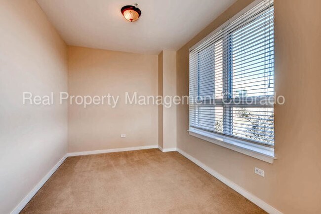 Building Photo - 4875 S Monaco St