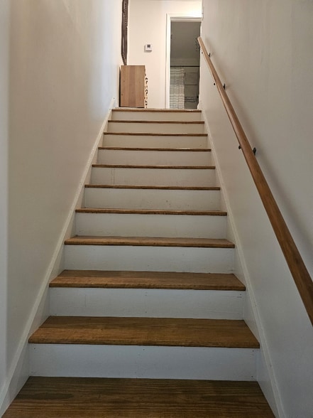 Building Photo - 417 1st St S