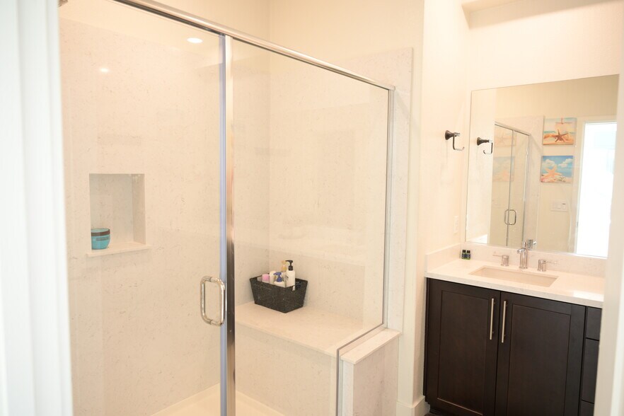 master bath - 45139 Challenge Cmn