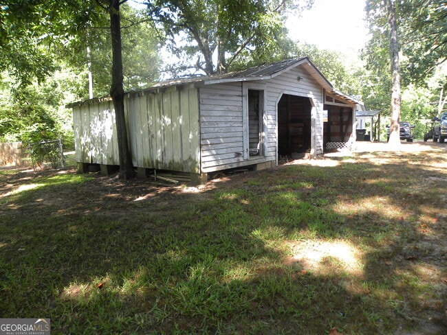 Building Photo - 1233 N Forest Ave
