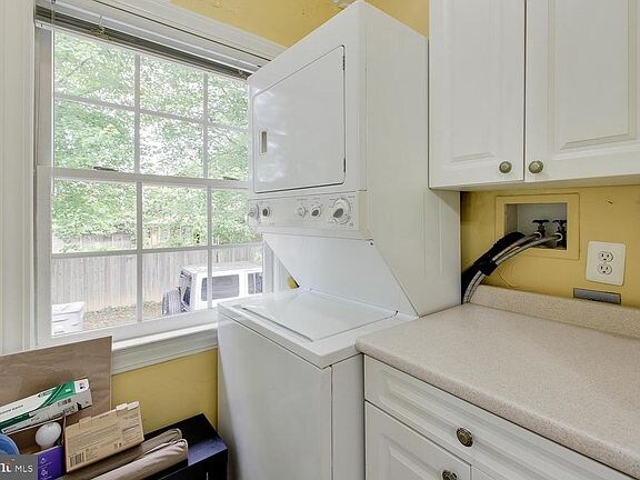 Building Photo - 1542 Chain Bridge Rd