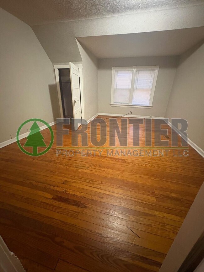 Building Photo - 3939 Magnolia Ave