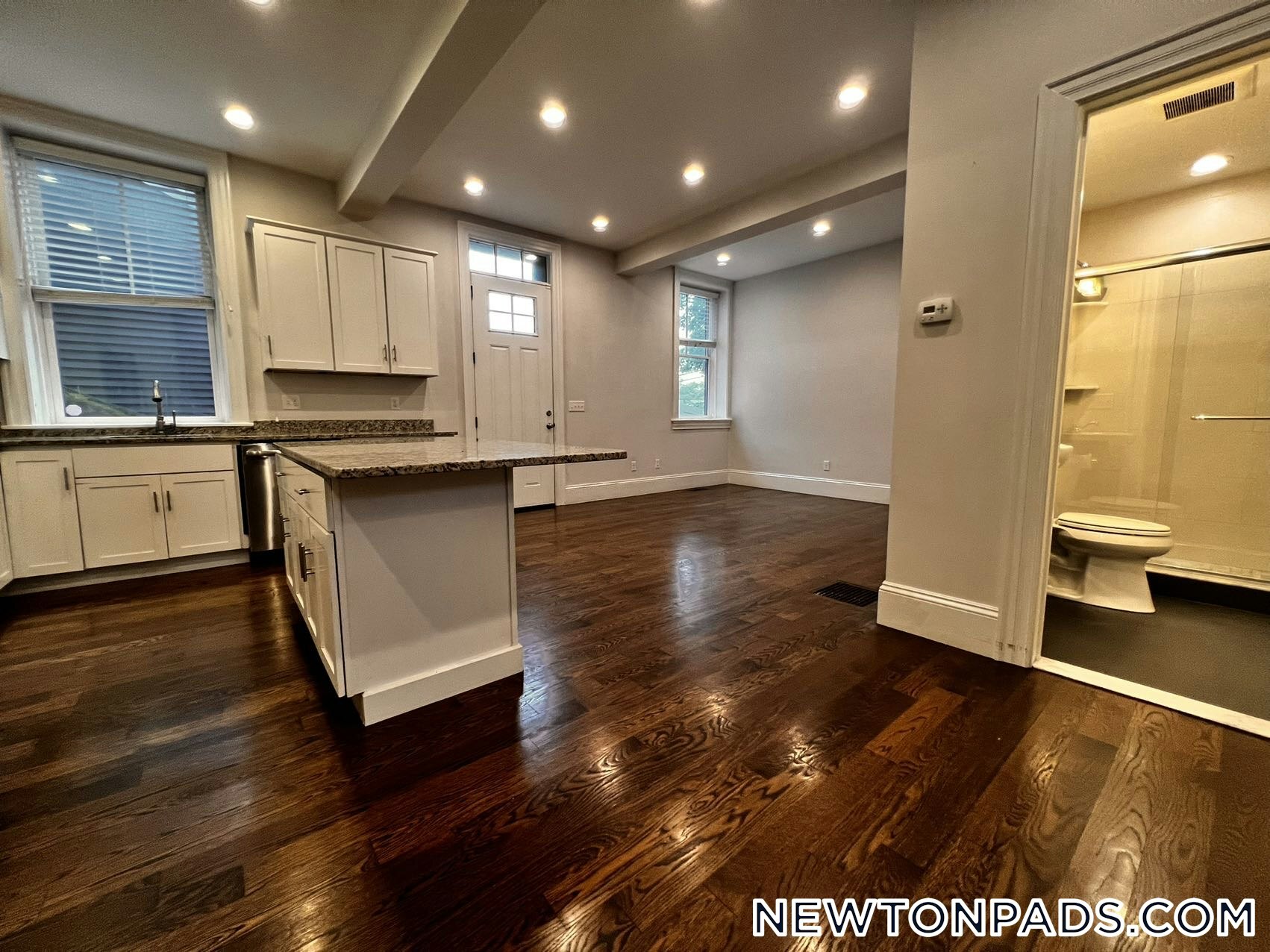 Building Photo - 2044 Beacon St