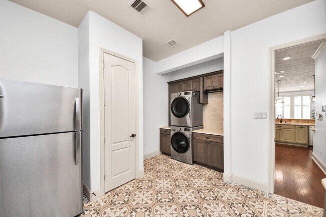 Building Photo - 19410 Meadow Lakes Dr