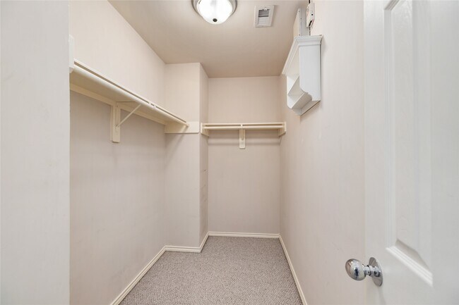 Building Photo - 1131 W 24th St