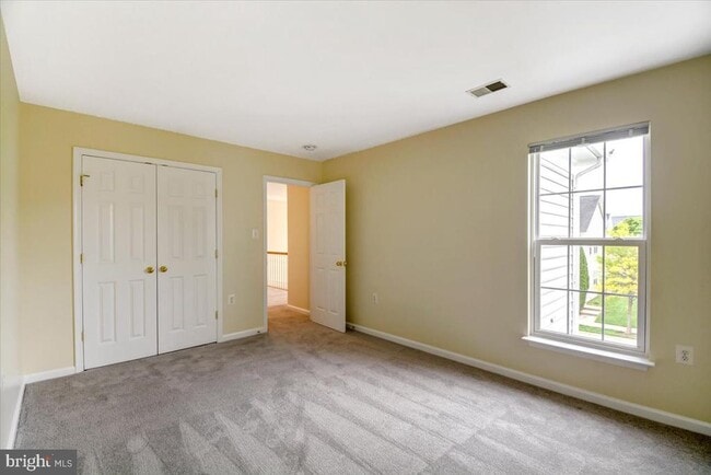 Building Photo - 240 Davis St