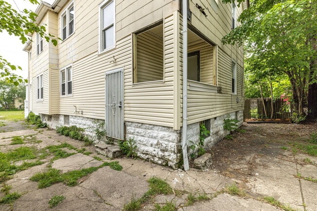Building Photo - 3691 E 116th St