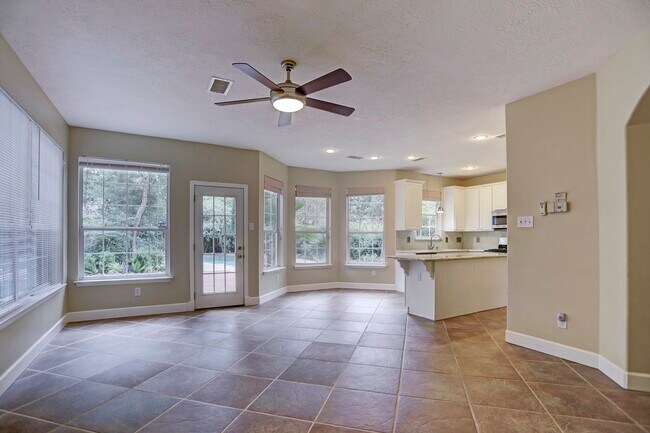 Building Photo - 147 N Willow Point Cir
