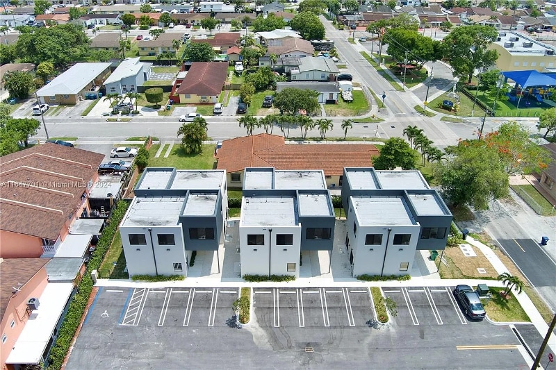 Building Photo - 135 SW 114th Ave