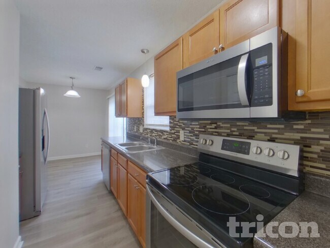 Building Photo - 131 Quiet Grove Dr